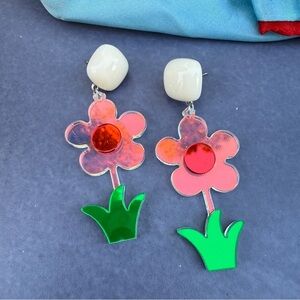 Retro Mod Flower Power 60s Acrylic Daisy Pierced Earrings